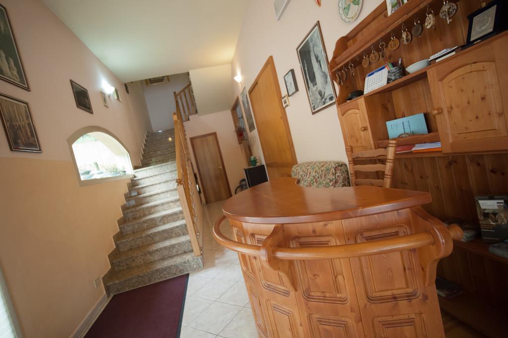 Albergo Magrini Della Genga Genga  Exterior foto