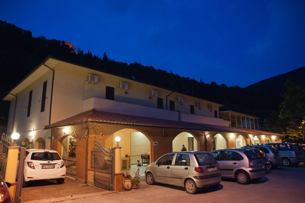Albergo Magrini Della Genga Genga  Exterior foto