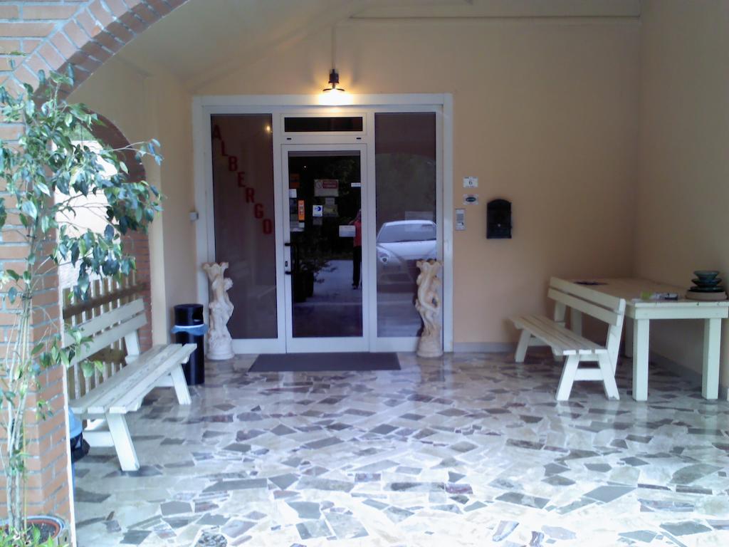 Albergo Magrini Della Genga Genga  Exterior foto