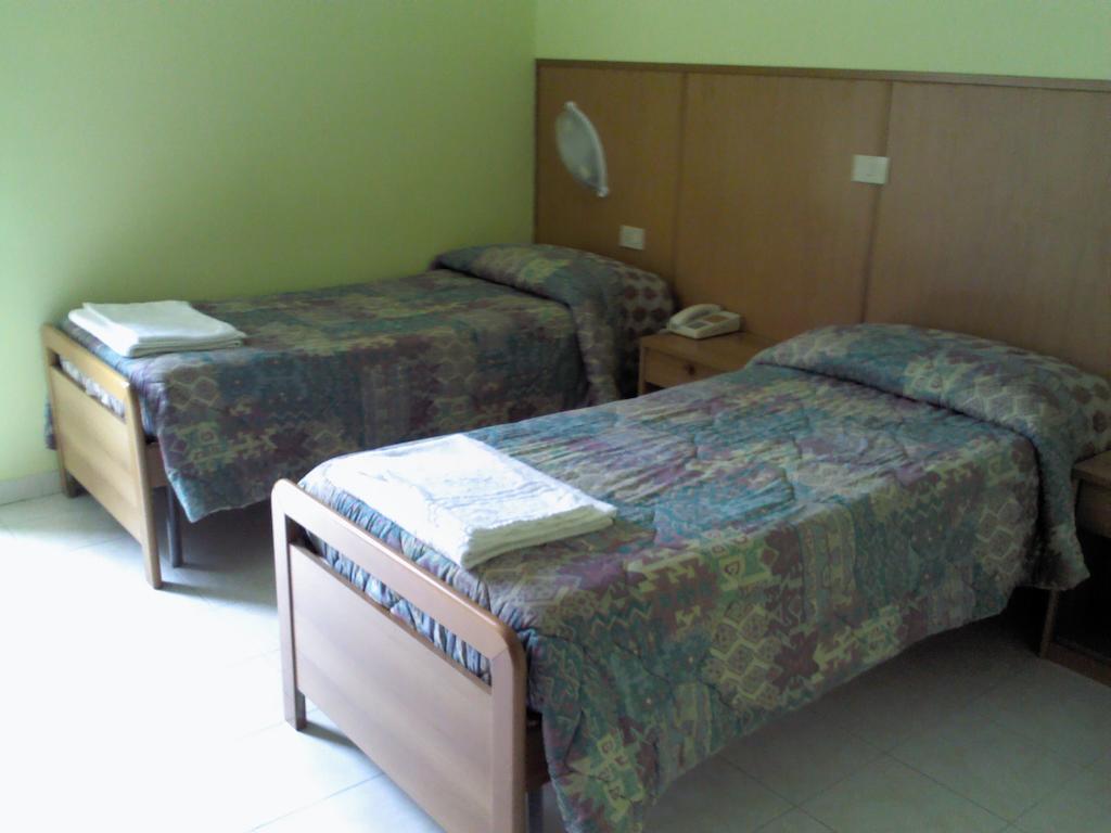 Albergo Magrini Della Genga Genga  Cameră foto